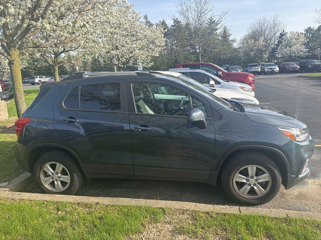 Used 2022 Shadow Gray Metallic Chevrolet LT image 6