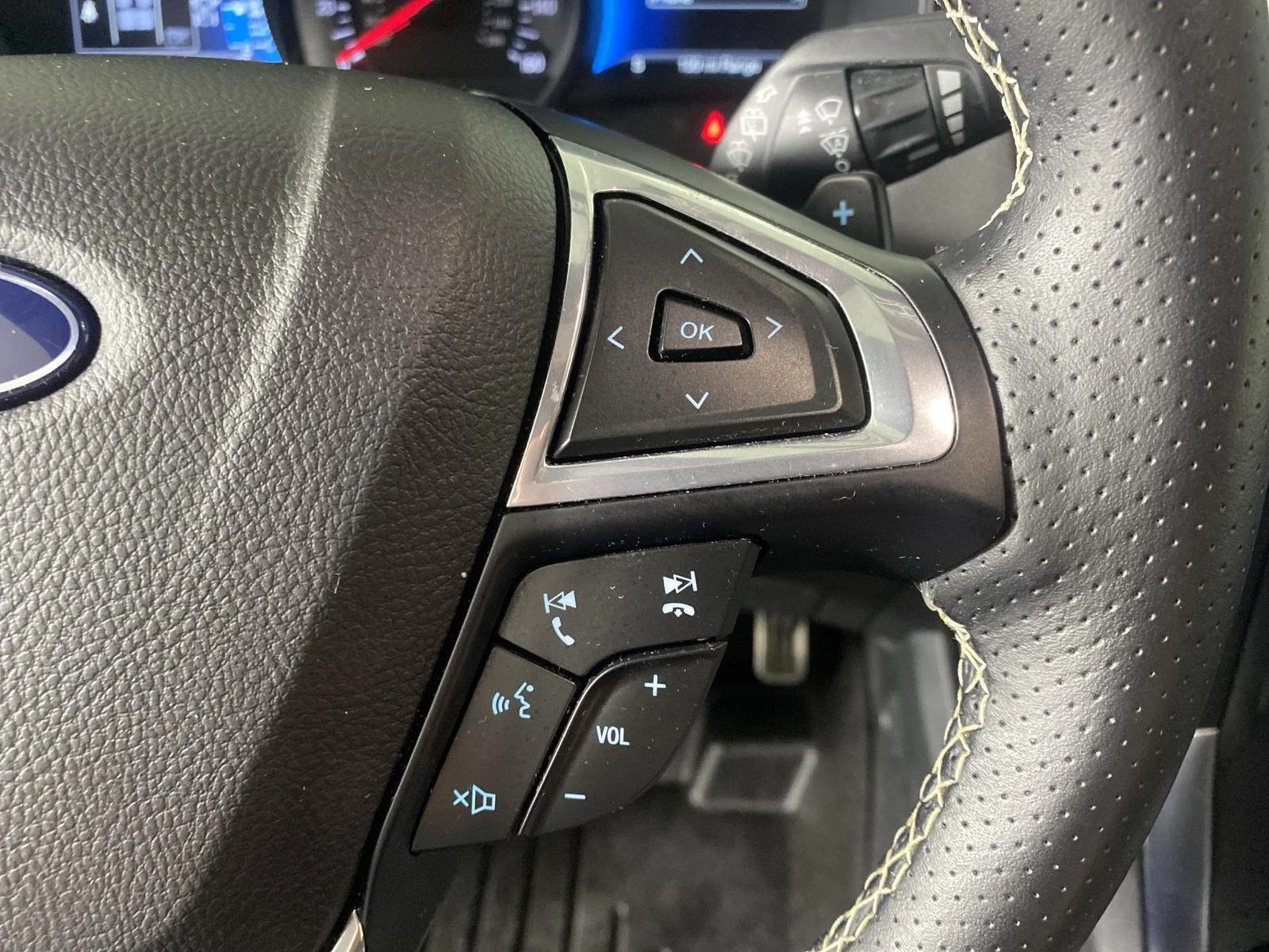 Used 2023 Agate Black Ford ST image 26