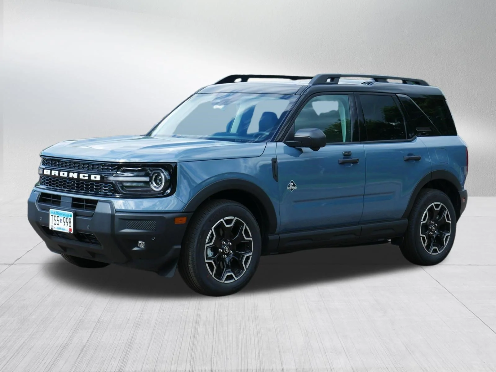 New 2026 Azure Gray Metallic Ford Outer Banks image 3