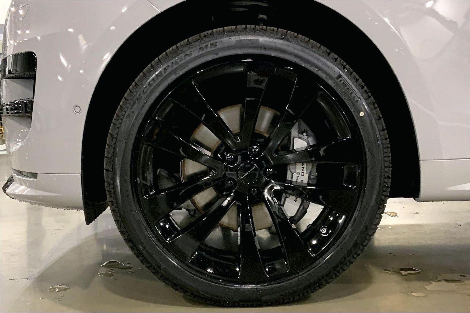 New 2026 Borasco Grey LAND ROVER Dynamic SE image 11