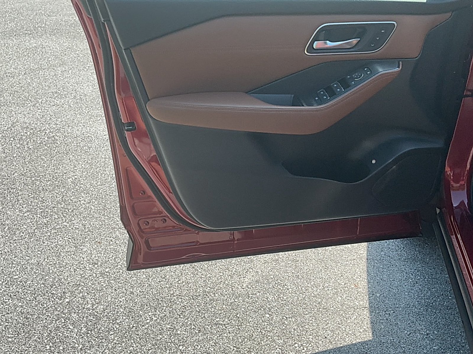 Used 2026 Scarlet Ember Tintcoat Nissan Platinum image 6