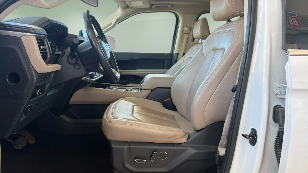 Used 2024 Oxford White Ford Limited image 33
