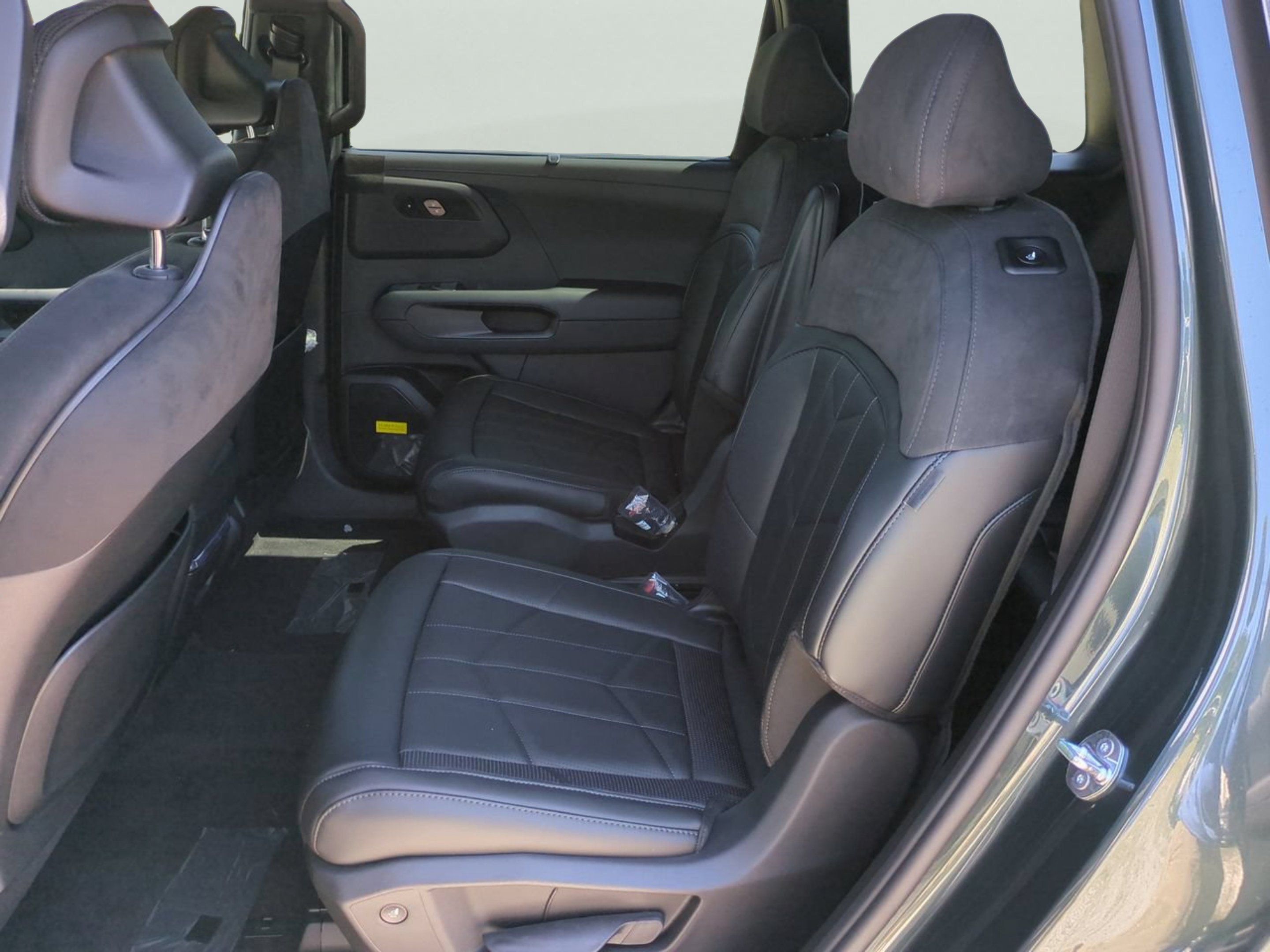 New 2027 Black Jade Green Kia X-Pro SX-Prestige image 13