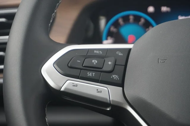New 2026 Opal White Pearl Volkswagen 2.0T SE image 22