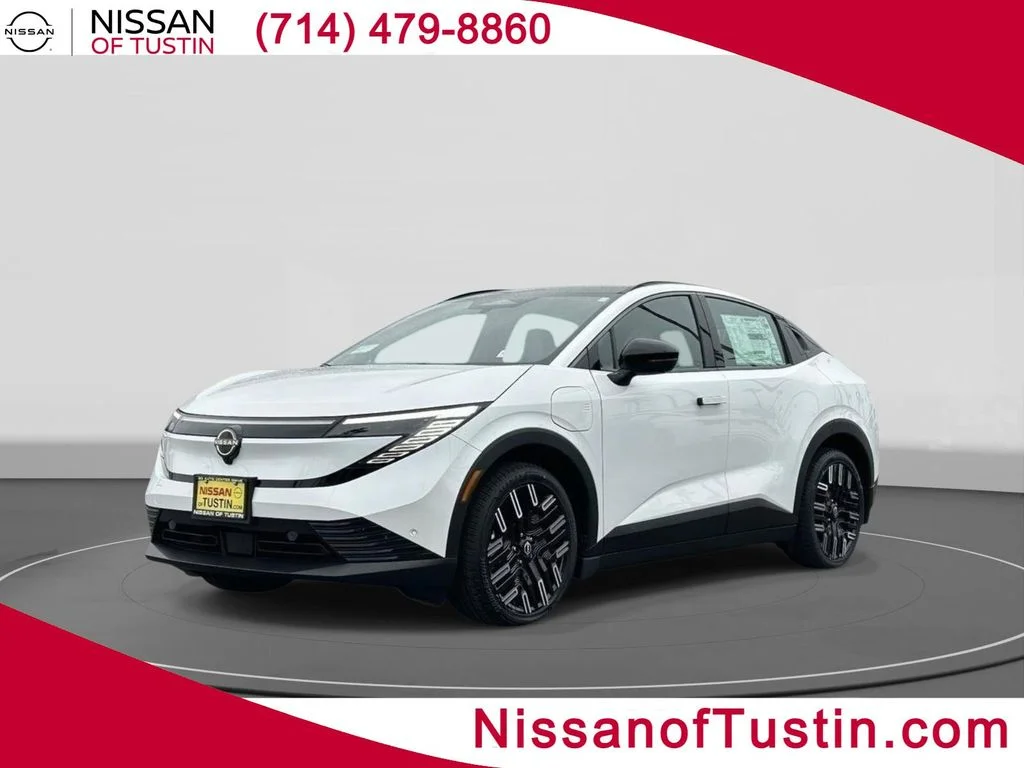 2026 Nissan Leaf Platinum+'s photo