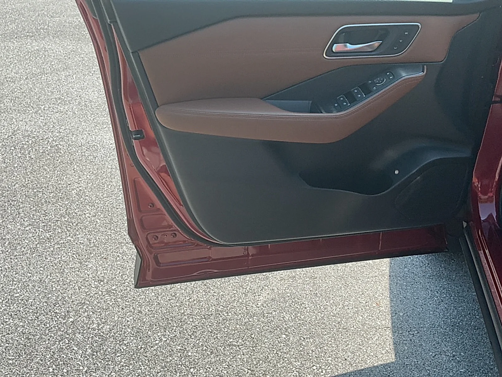 Used 2026 Scarlet Ember Tintcoat Nissan Platinum image 6