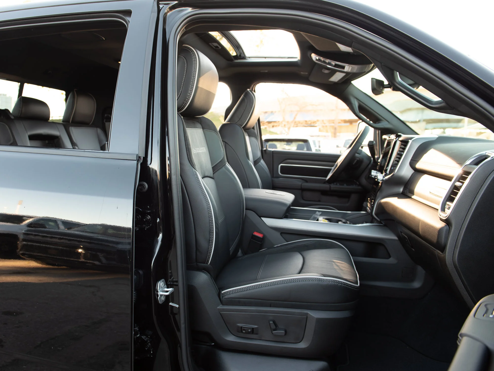 New 2027 Black RAM Laramie Night* Mega Cab 4x4, Sunroof, Heated Leather, 5th Wheel Prep image 28