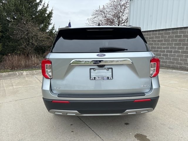 Used 2023 Silver Ford XLT image 9
