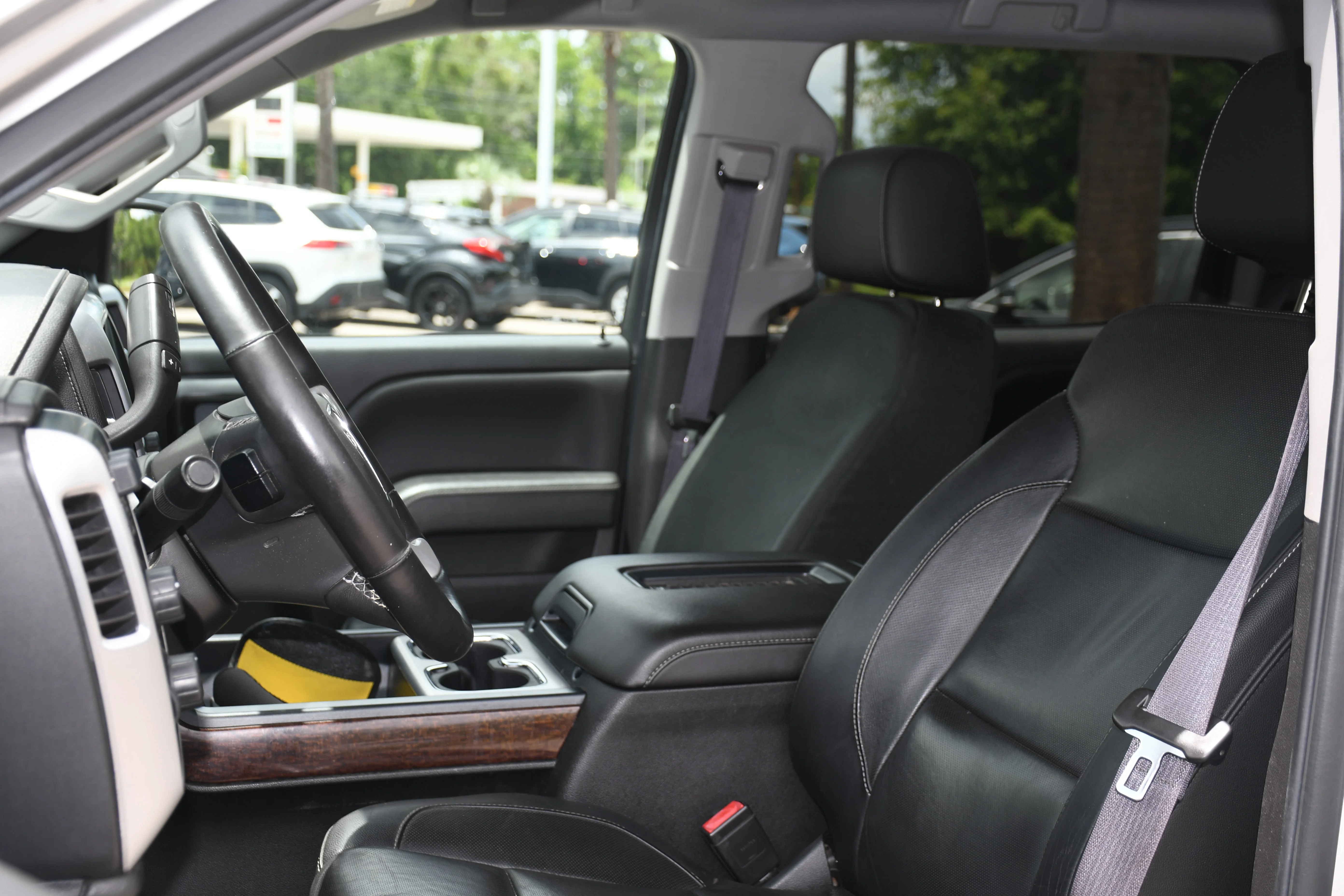 Used 2017 Silver GMC SLT image 11