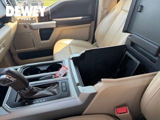 Used 2019 White Platinum Clearcoat Metallic Ford LARIAT image 18
