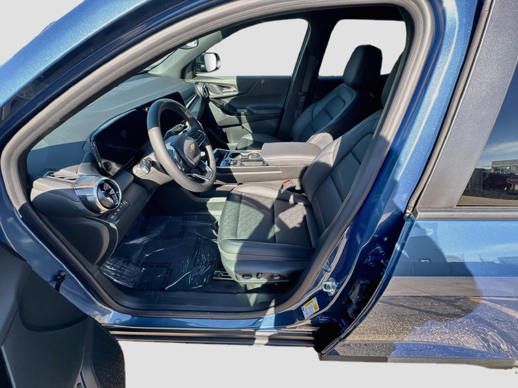 2027 Chevrolet Equinox LT - Photo 22