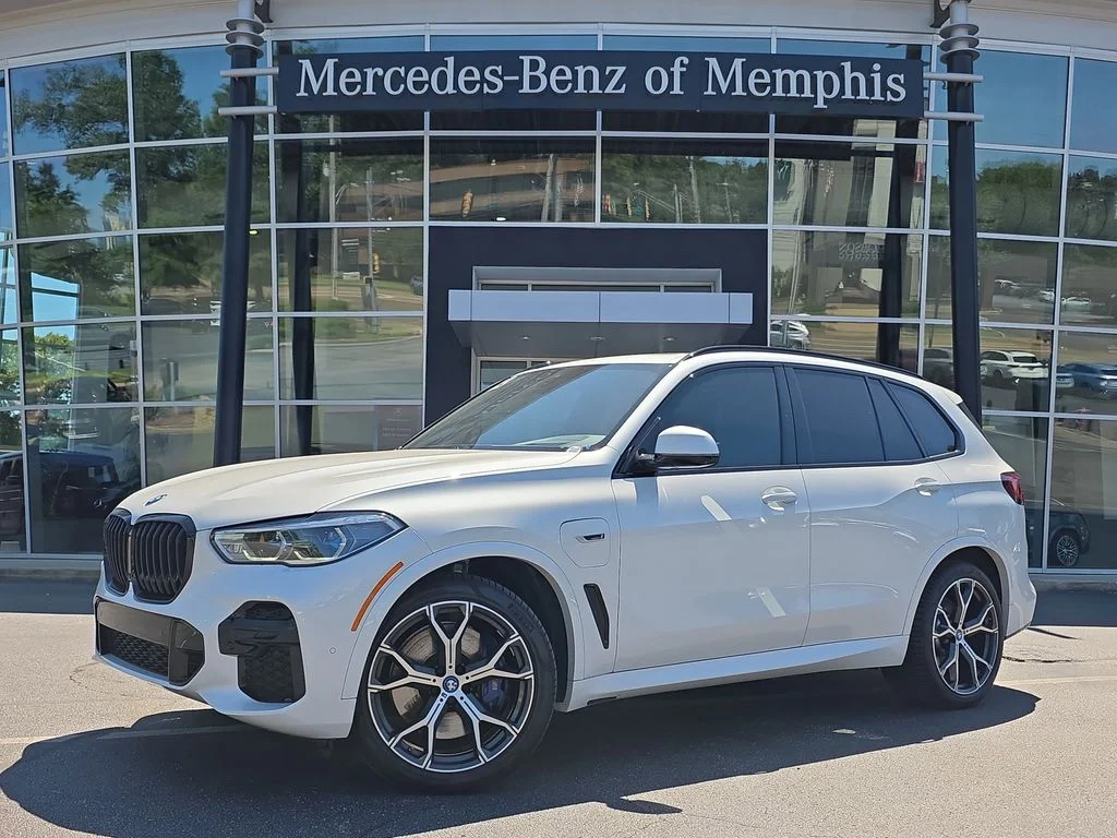 2023 BMW X5 xDrive45e's photo