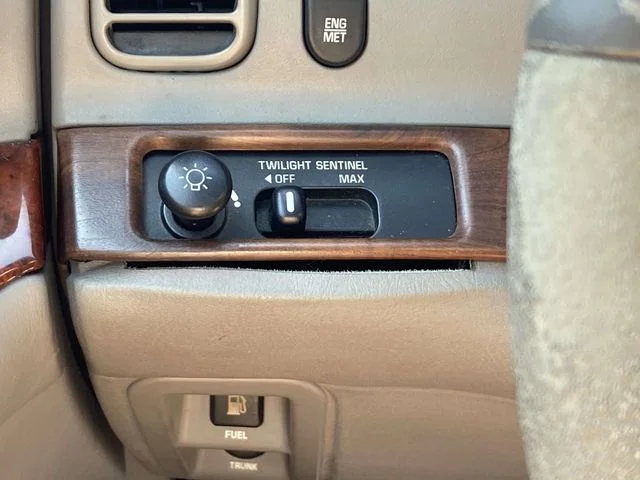 Used 2000 Green Buick Base image 21