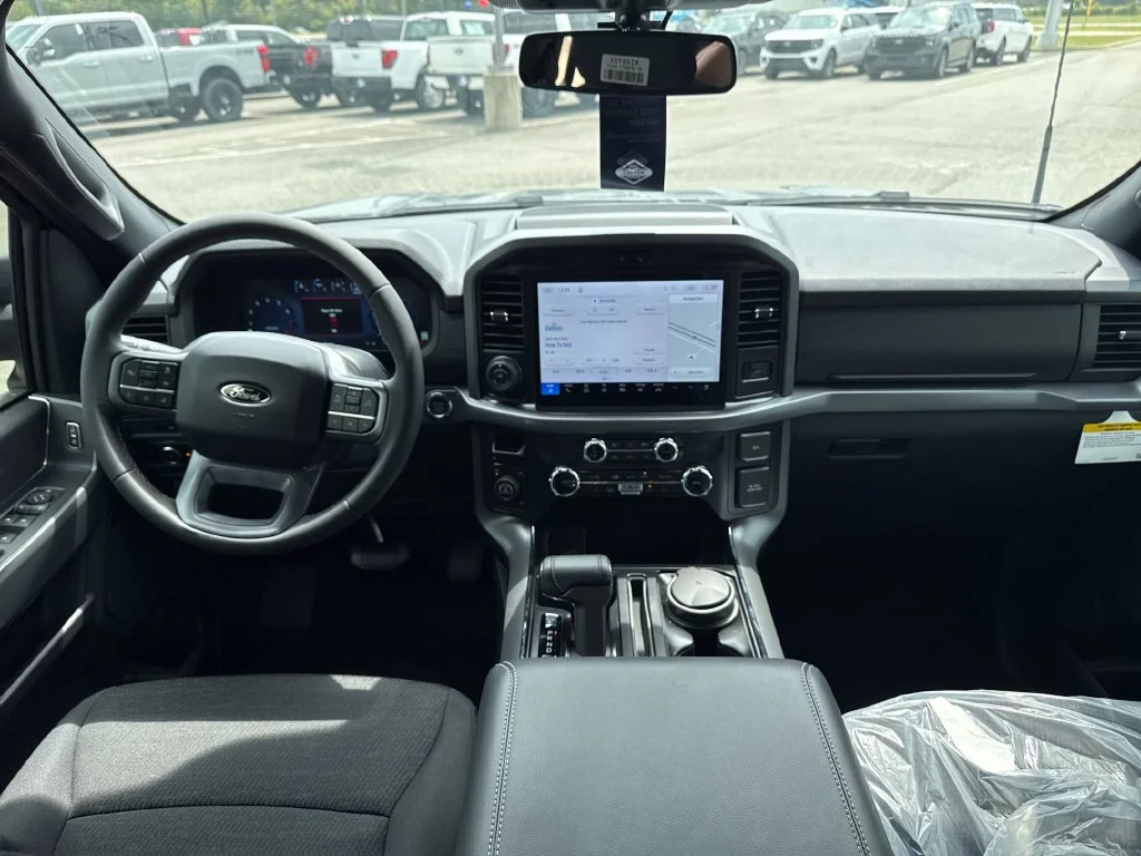 New 2026 Carbonized Gray Metallic Ford XLT image 26