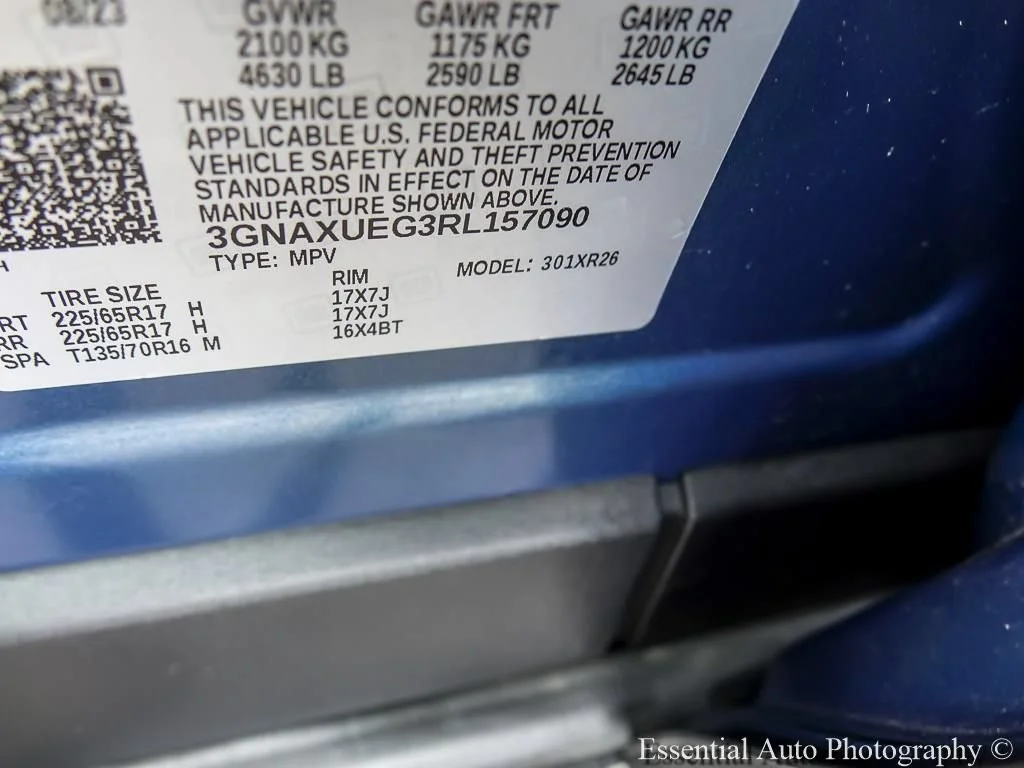 Used 2024 Lakeshore Blue Metallic Chevrolet LT image 29