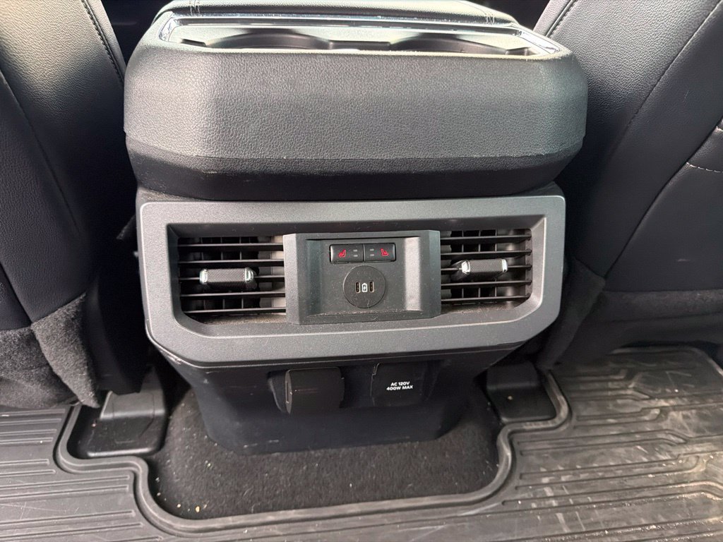 Used 2024 Black Metallic Ford Lariat image 17