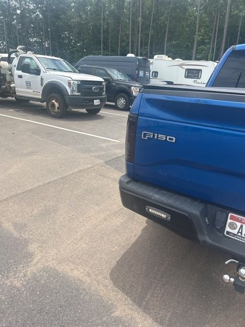 Used 2017 Lightning Blue Ford XLT image 9