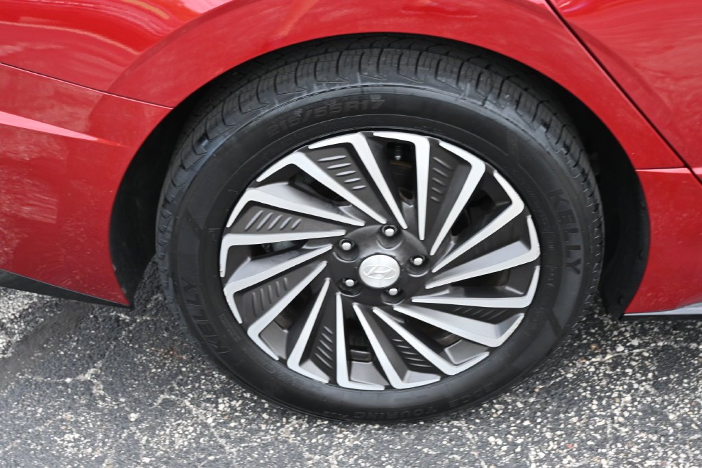 Used 2023 Red Hyundai Limited image 16