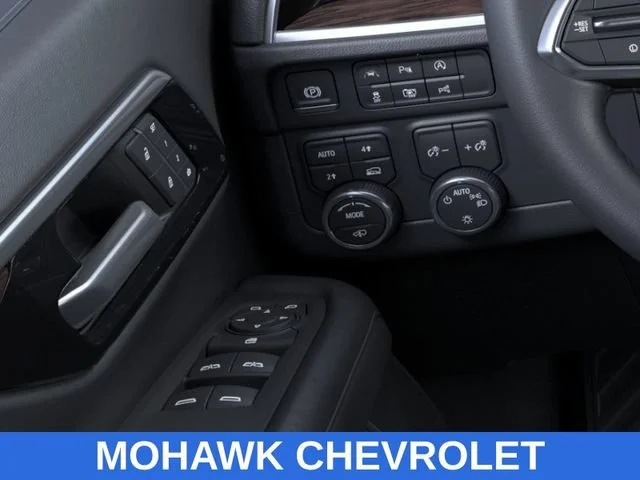 New 2025 Summit White Chevrolet LT image 22