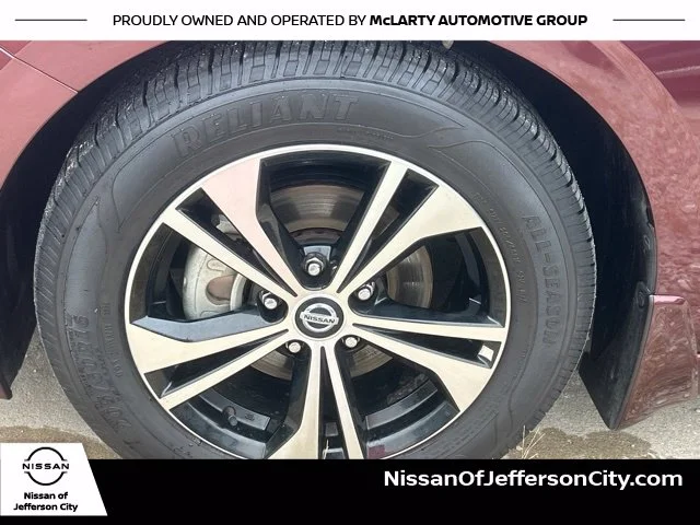 Used 2020 Red Nissan SV image 13
