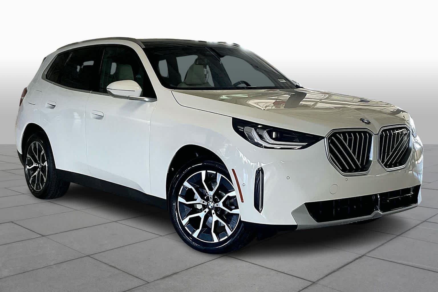 Used 2026 Alpine White BMW 30 xDrive image 2