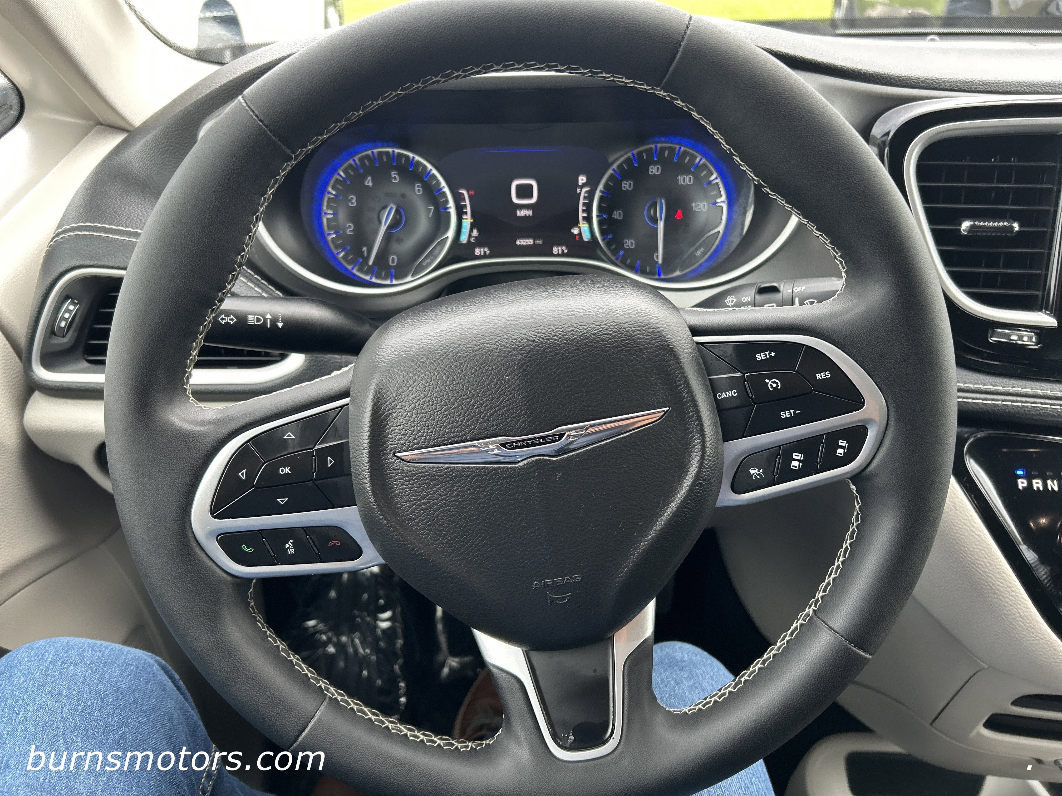 Used 2022 Bright White Chrysler Touring L image 16