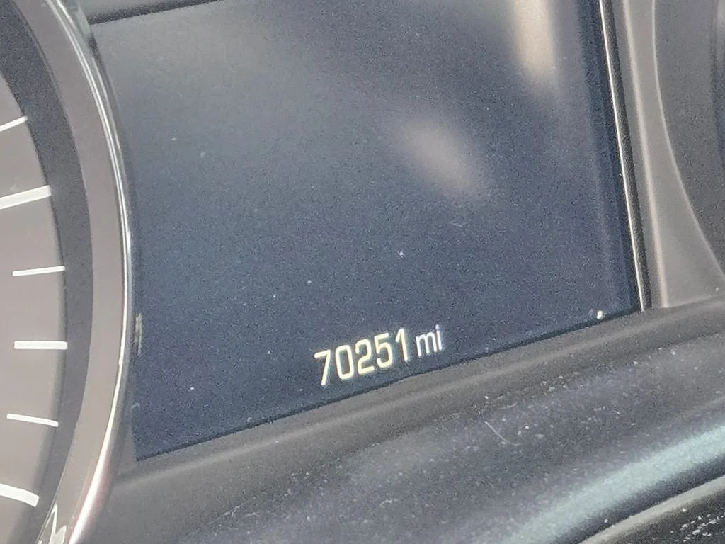 Used 2018 White GMC SLE image 7