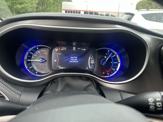 Used 2024 White Chrysler Select image 12