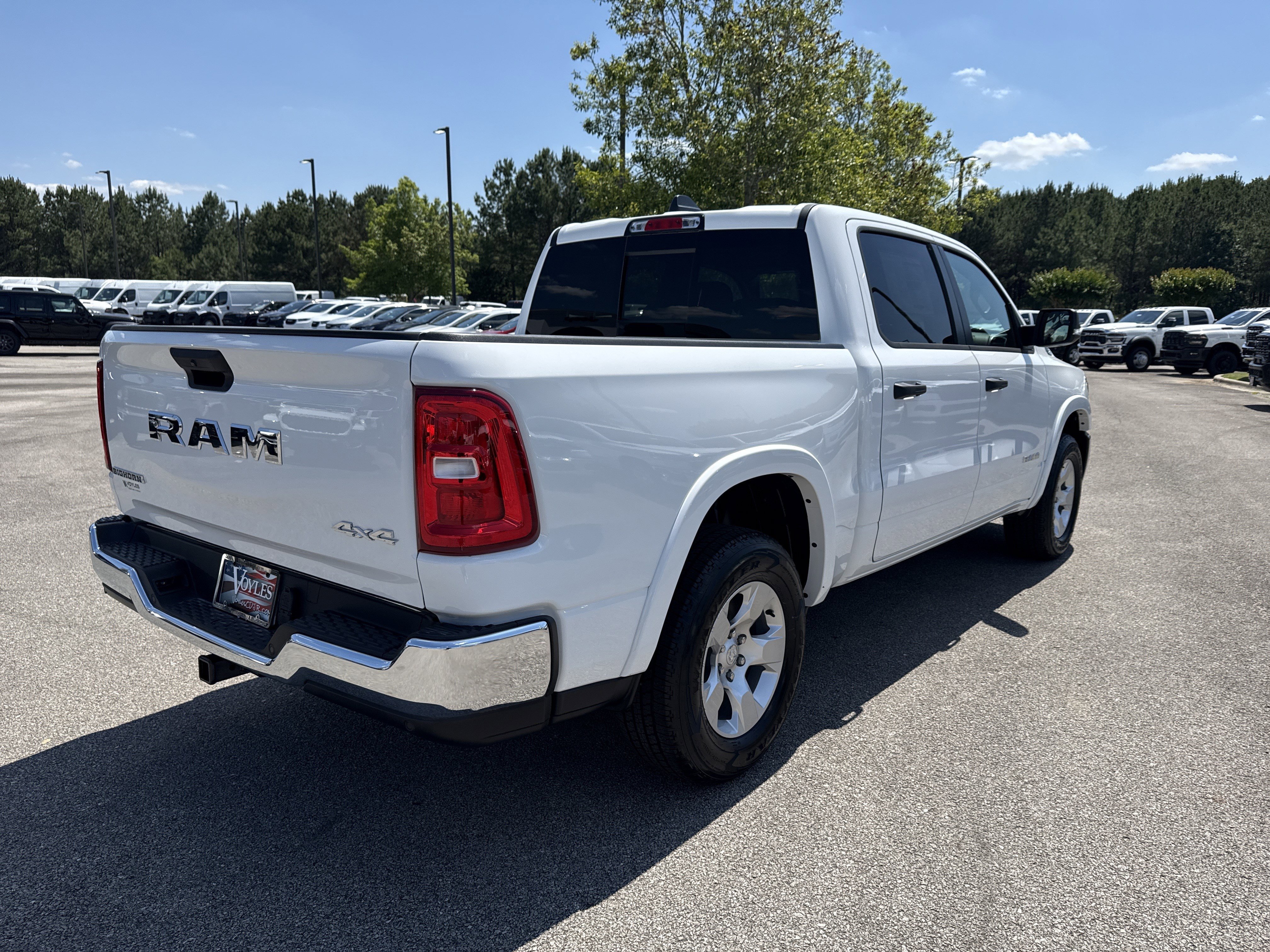 New 2026 Bright White Clear-Coat Exterior Paint RAM Big Horn/Lone Star image 7