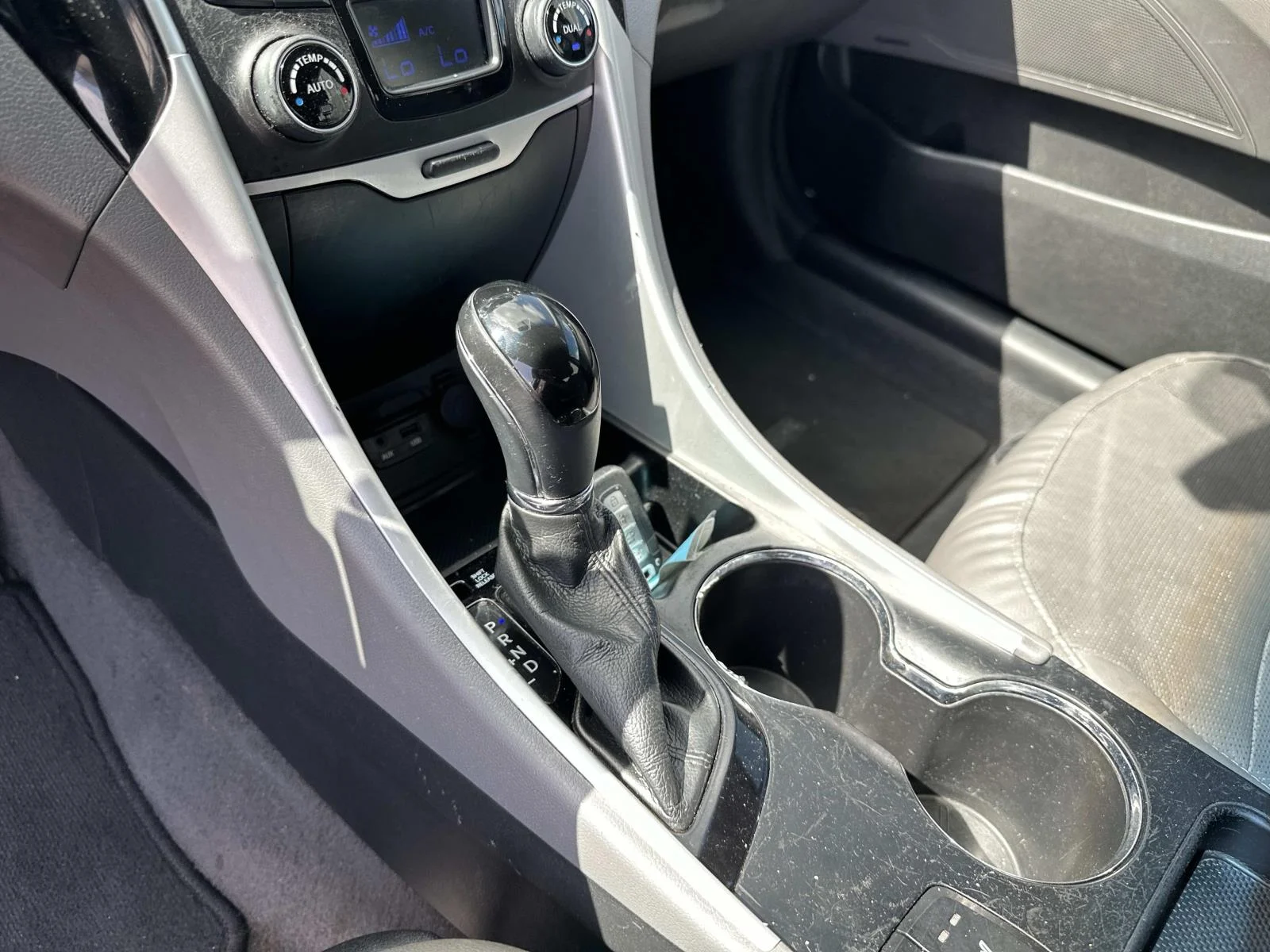 Used 2014 Indigo Blue Pearl Hyundai Limited image 15