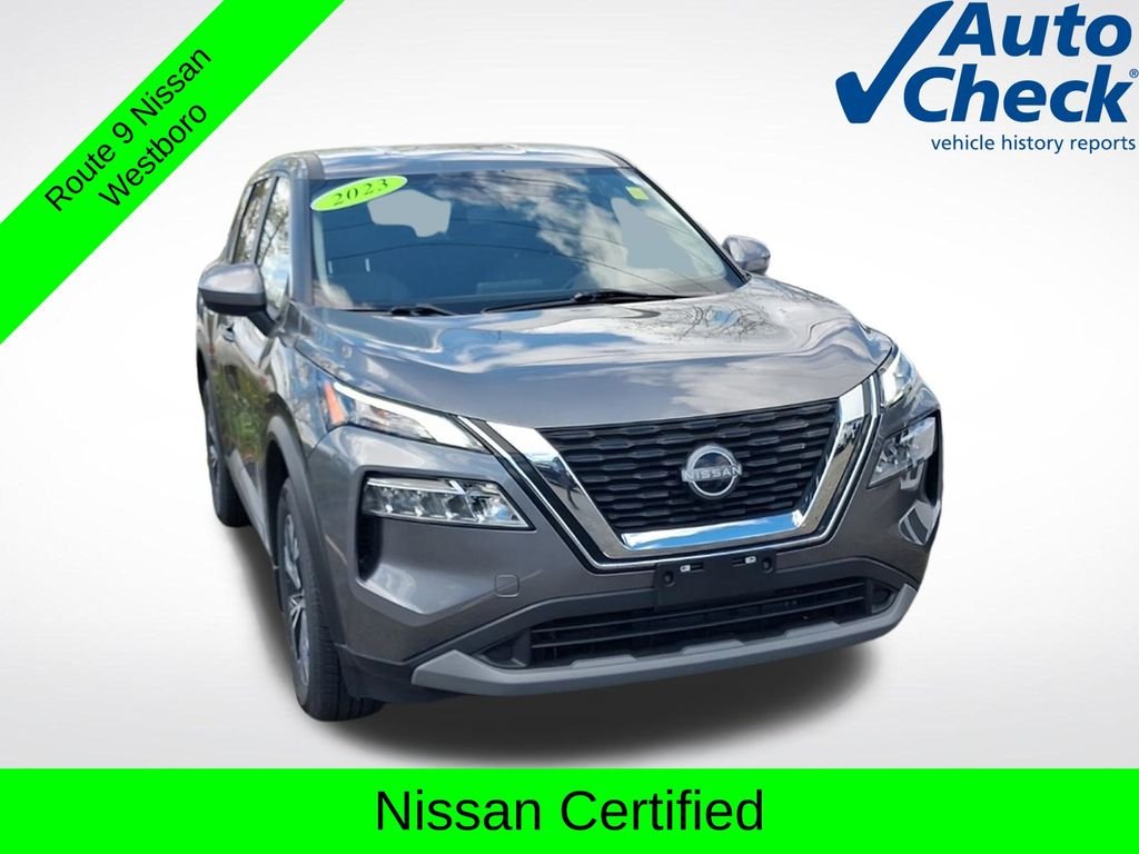 Used 2023 Gray Nissan SV image 3