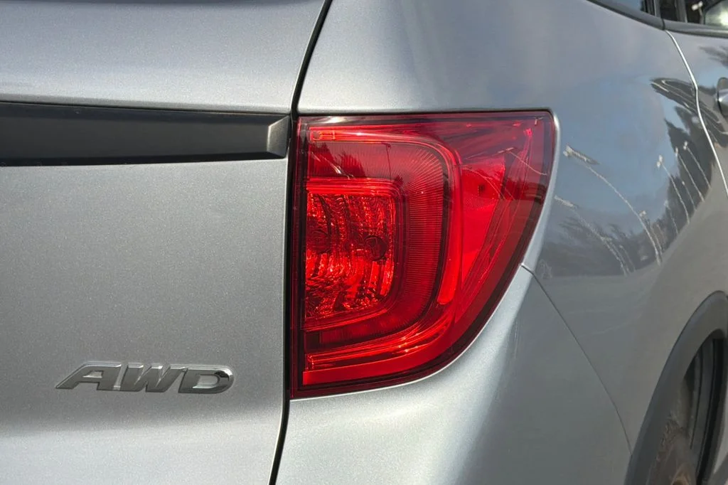 Used 2022 Lunar Silver Metallic Honda EX-L image 41