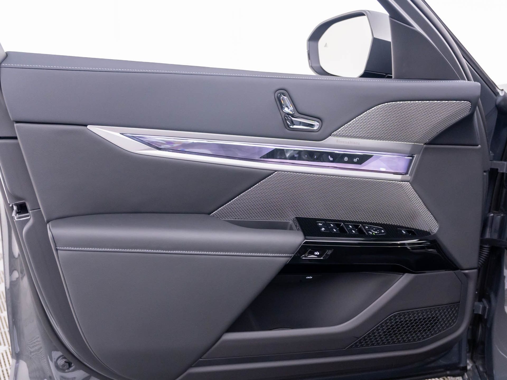 New 2026 Dravit Grey Metallic BMW 760i xDrive image 14