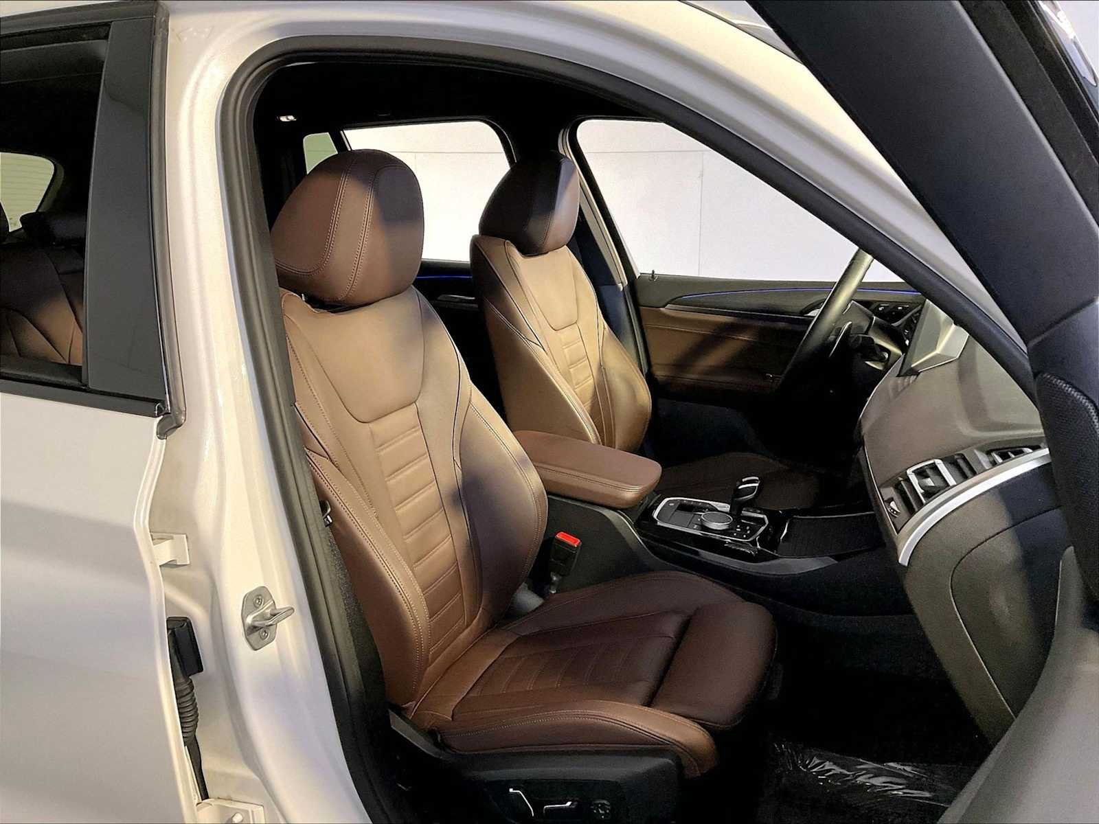 Used 2024 Mineral White Metallic BMW xDrive30i image 18