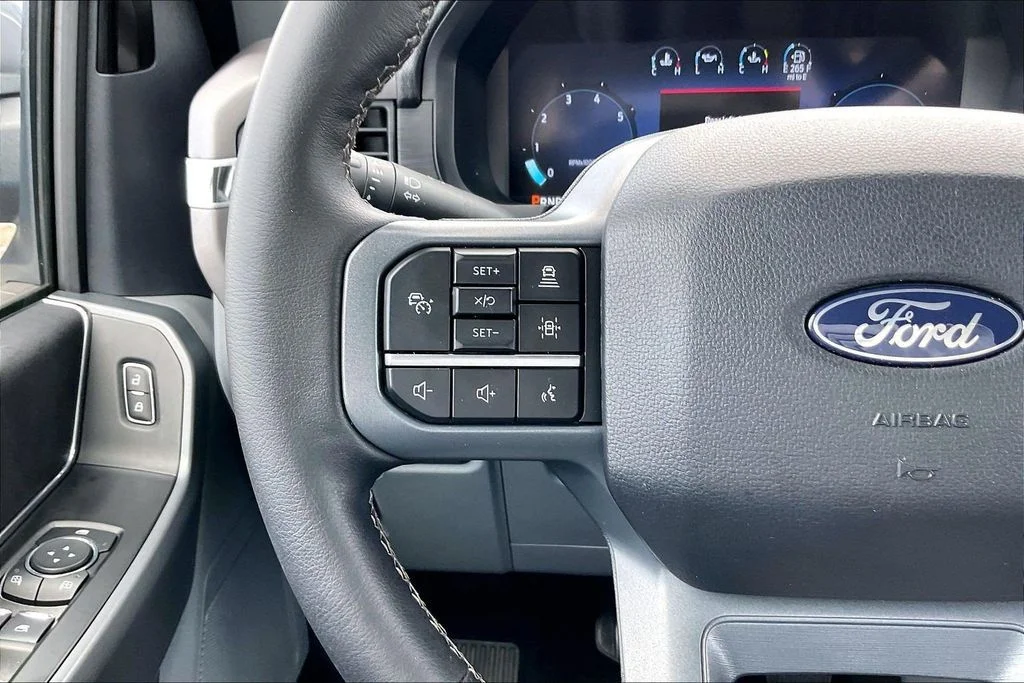 Used 2024 Gray Ford XLT image 10