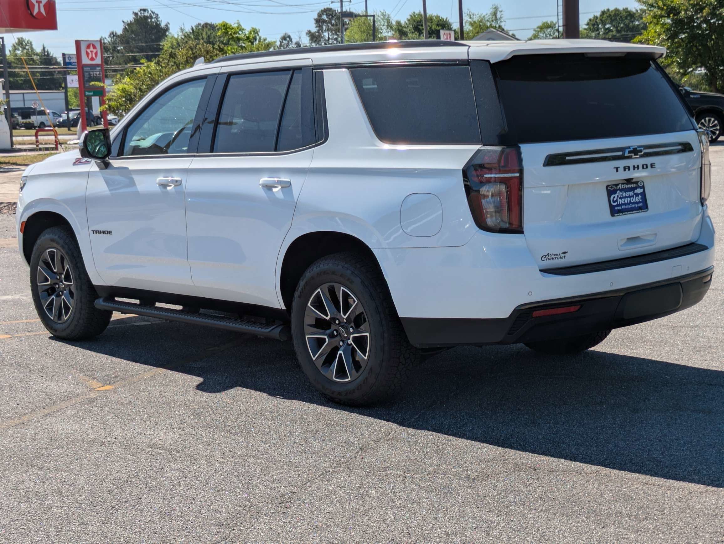 Used 2021 Summit White Chevrolet Z71 image 6