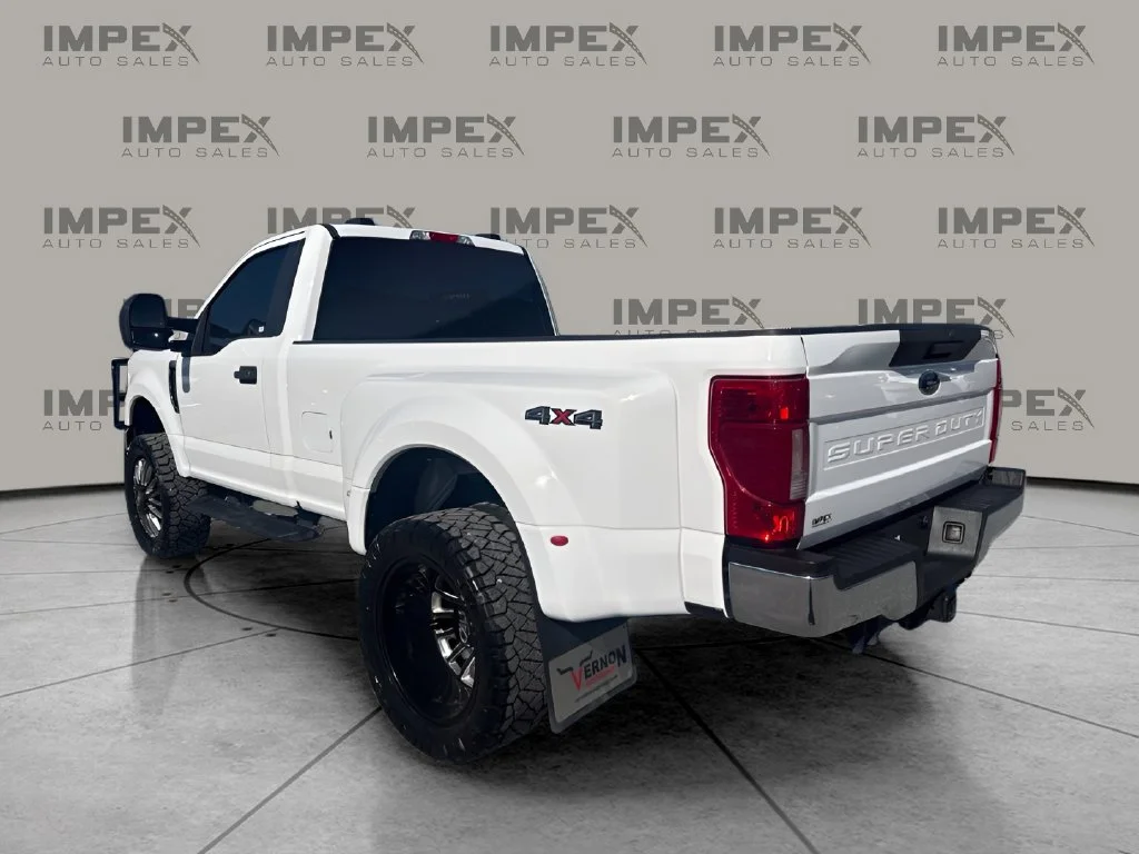 Used 2021 White Ford XL image 3