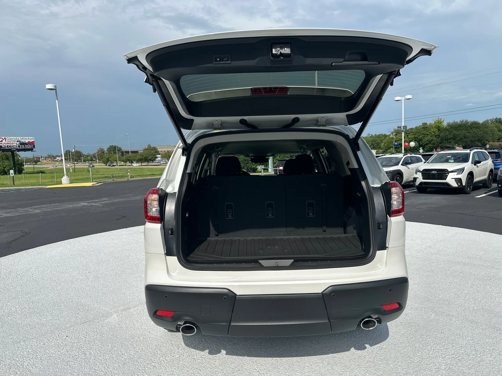 New 2026 CRYSTAL WHITE PEARL Subaru Premium 7-Passenger image 9