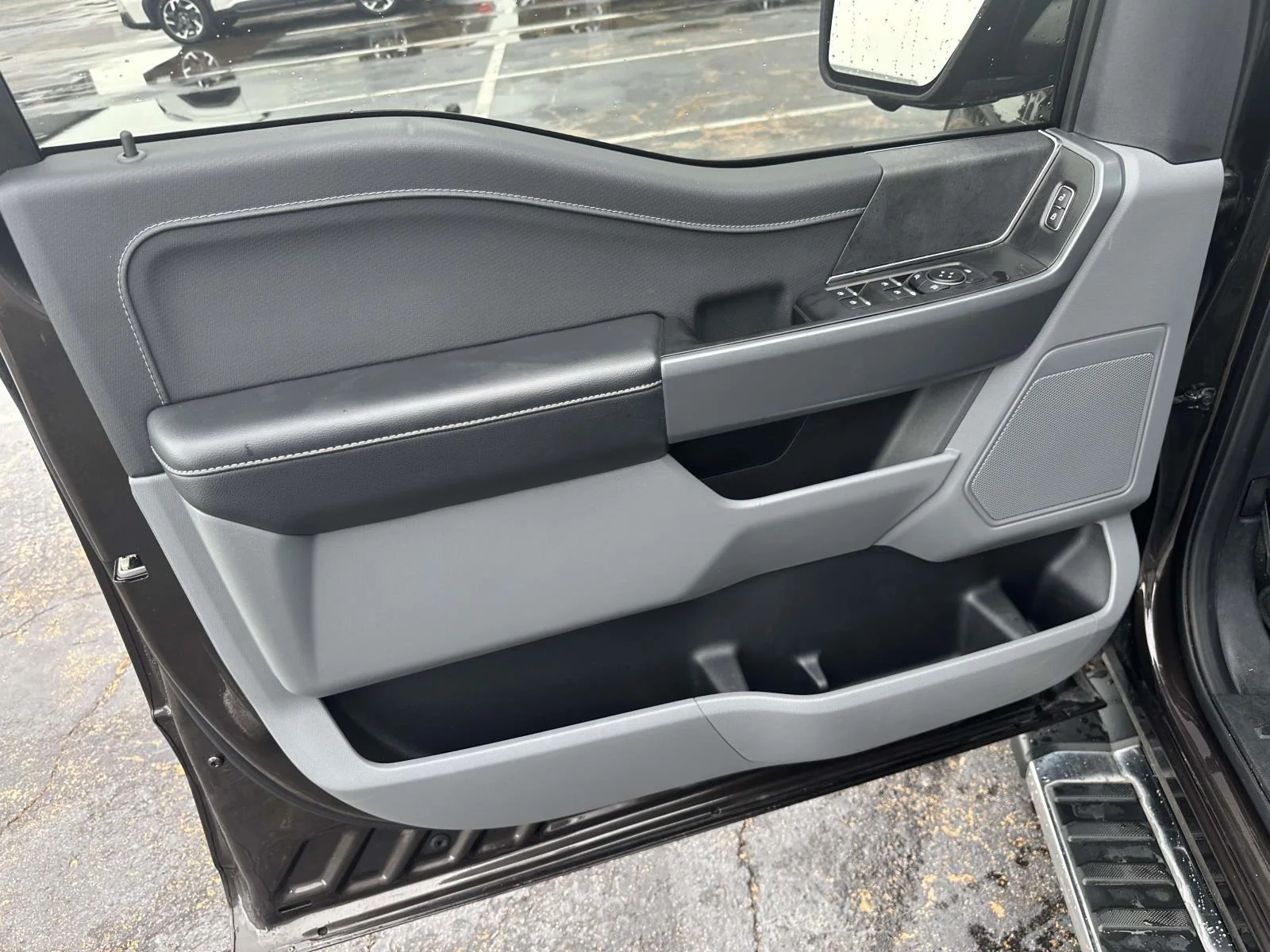 Used 2024 Black Ford XLT image 13