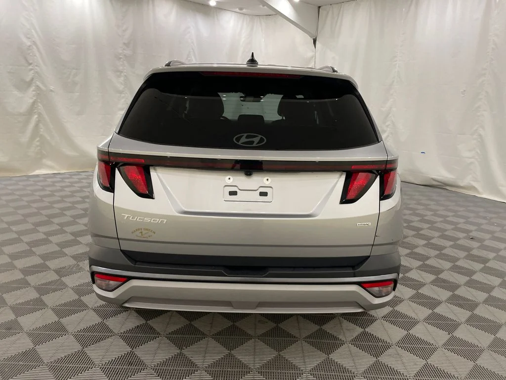 Used 2025 Shimmering Silver Hyundai SEL image 7