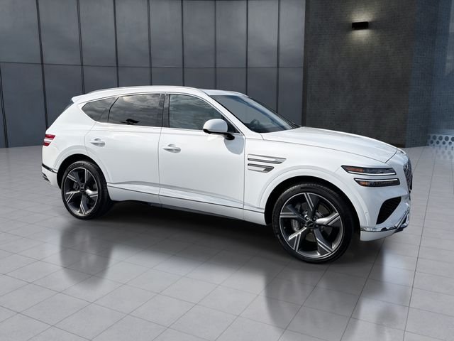 Used 2025 White Genesis 3.5T Prestige image 1