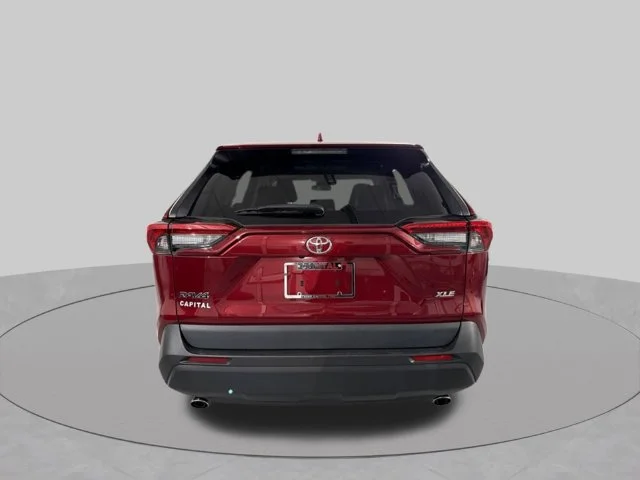 Used 2021 Red Toyota XLE Premium image 8