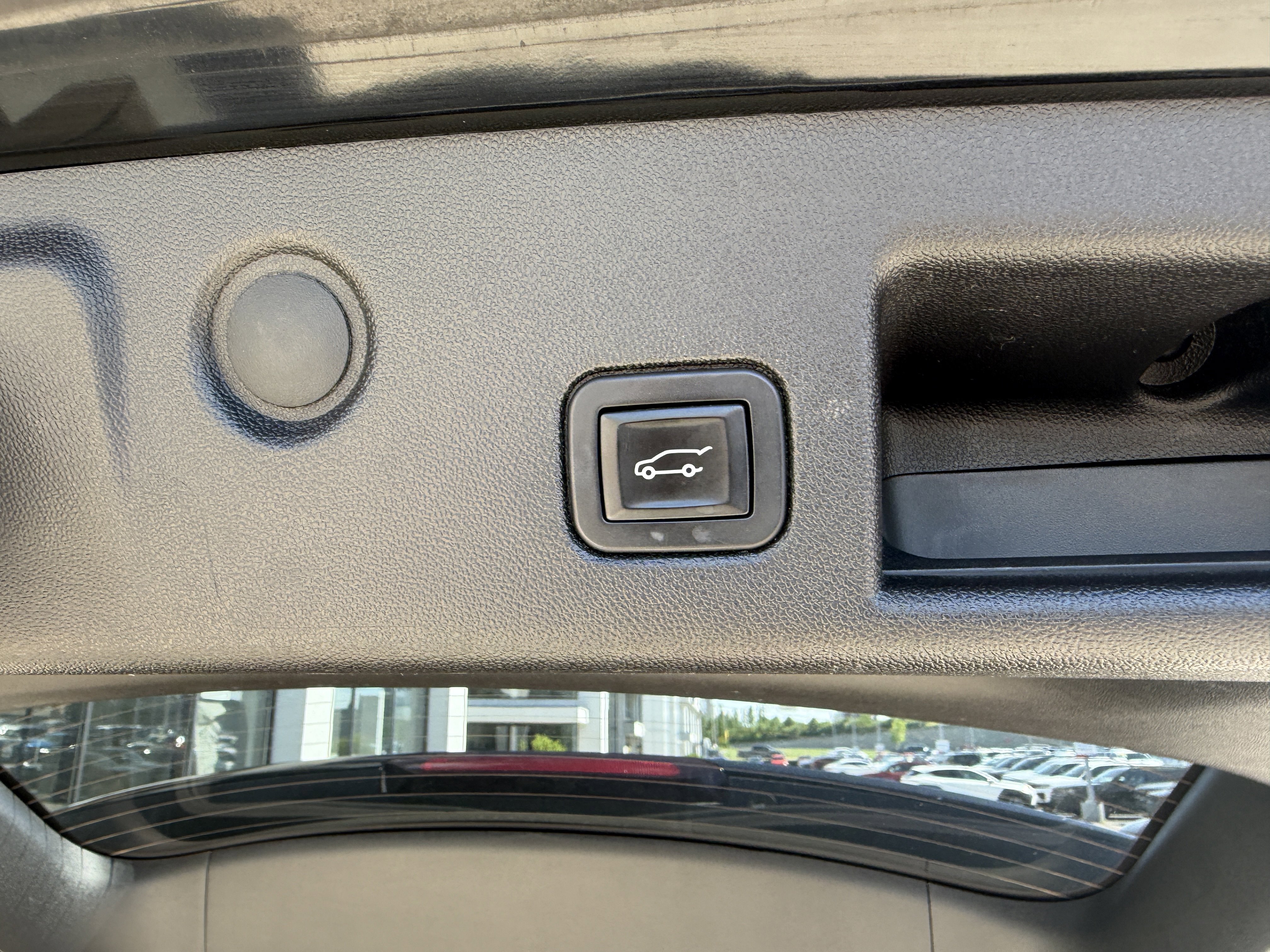 Used 2018 Mosaic Black Metallic Chevrolet Premier image 12