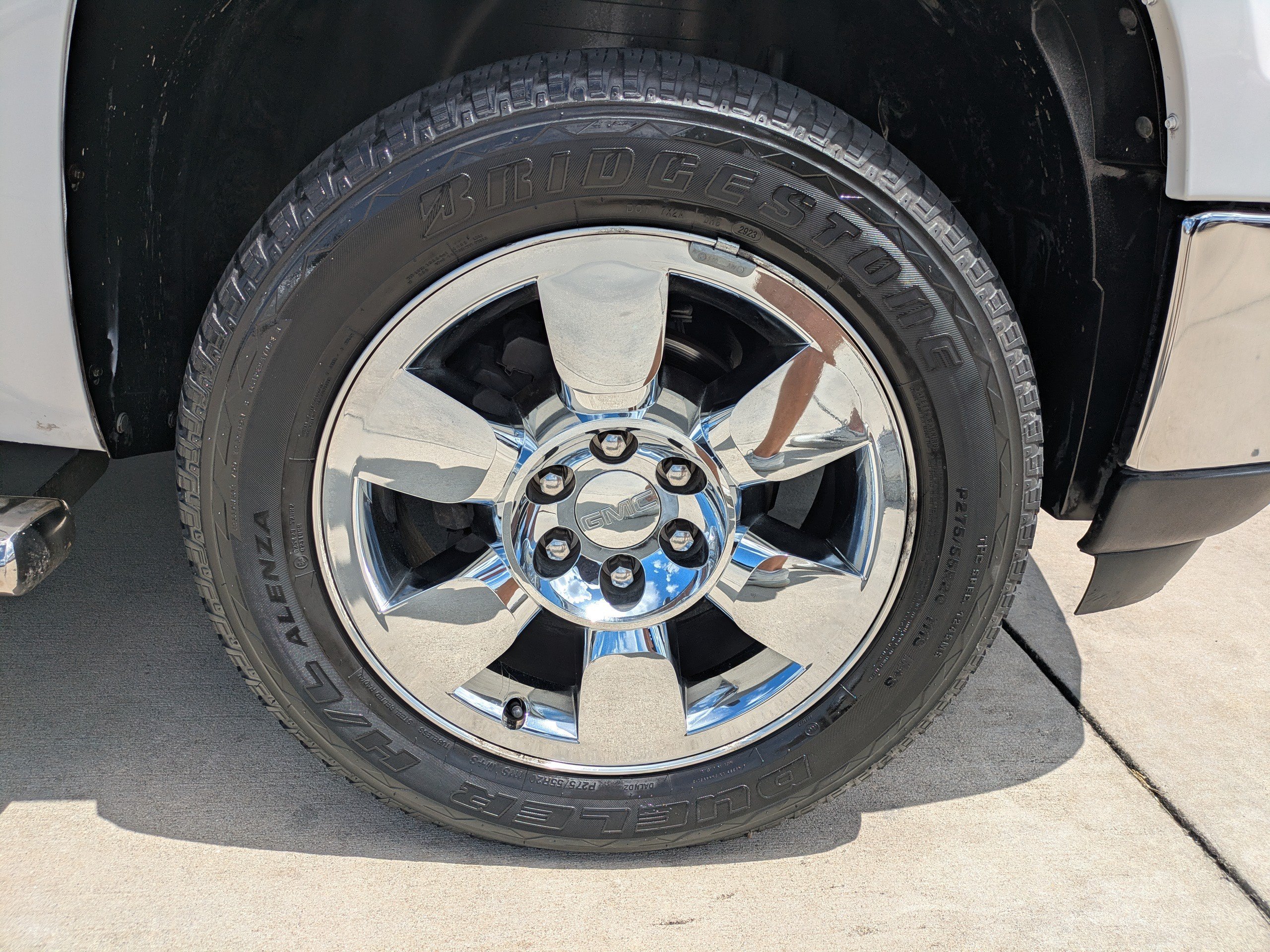 Used 2009 Summit White GMC SLE image 9