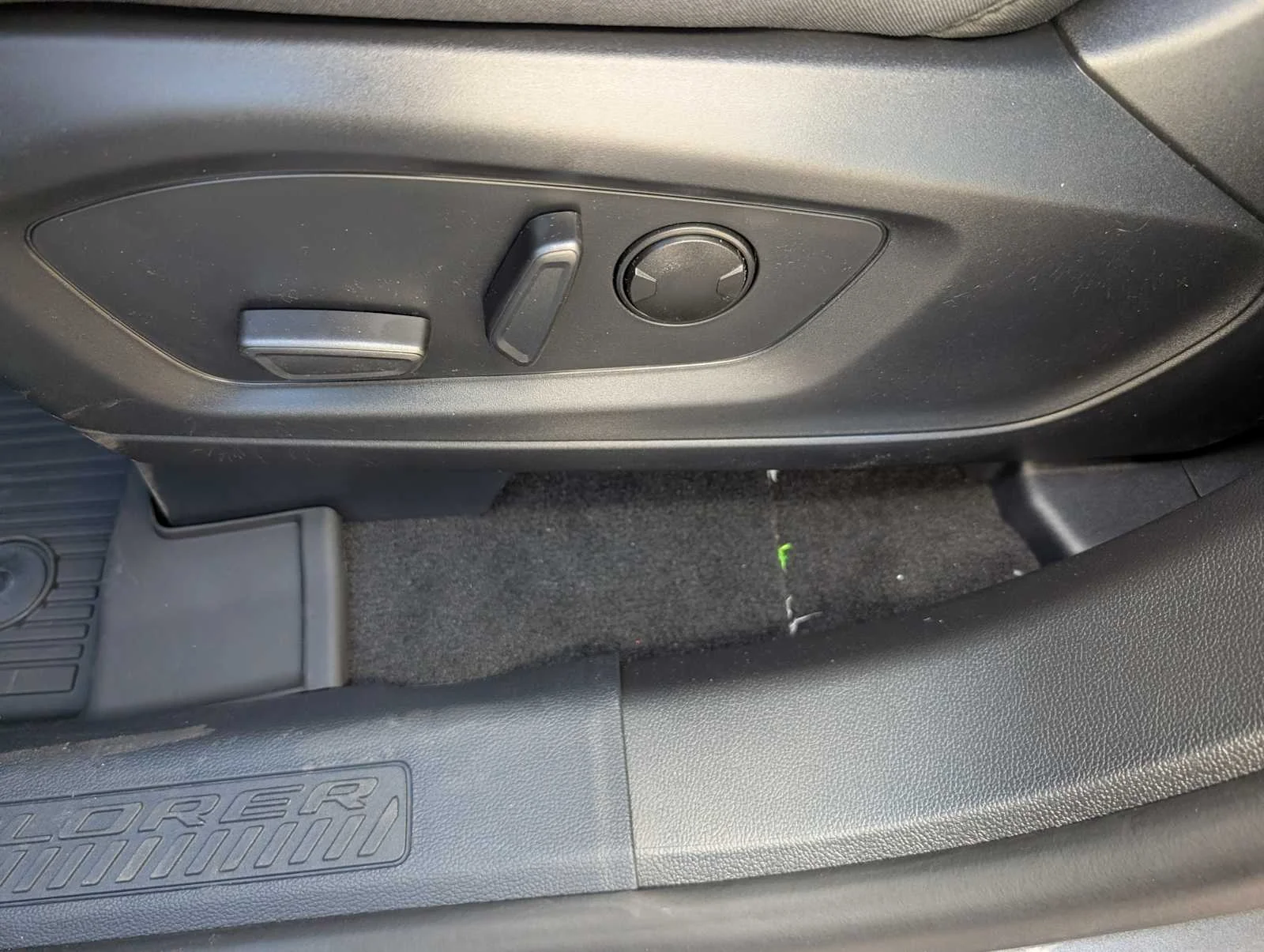 New 2026 Carbonized Gray Metallic Ford Active image 30