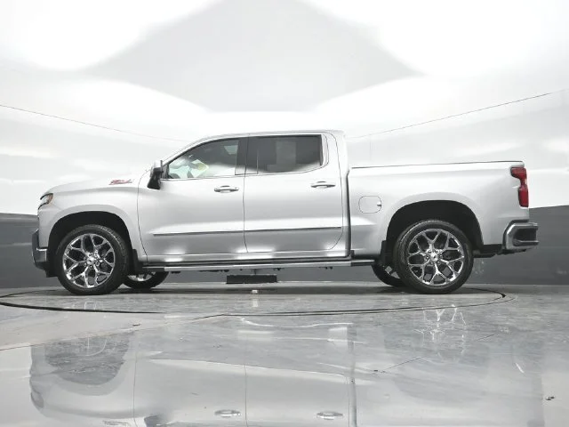 Used 2022 SILVER ICE METALLIC Chevrolet LTZ image 20