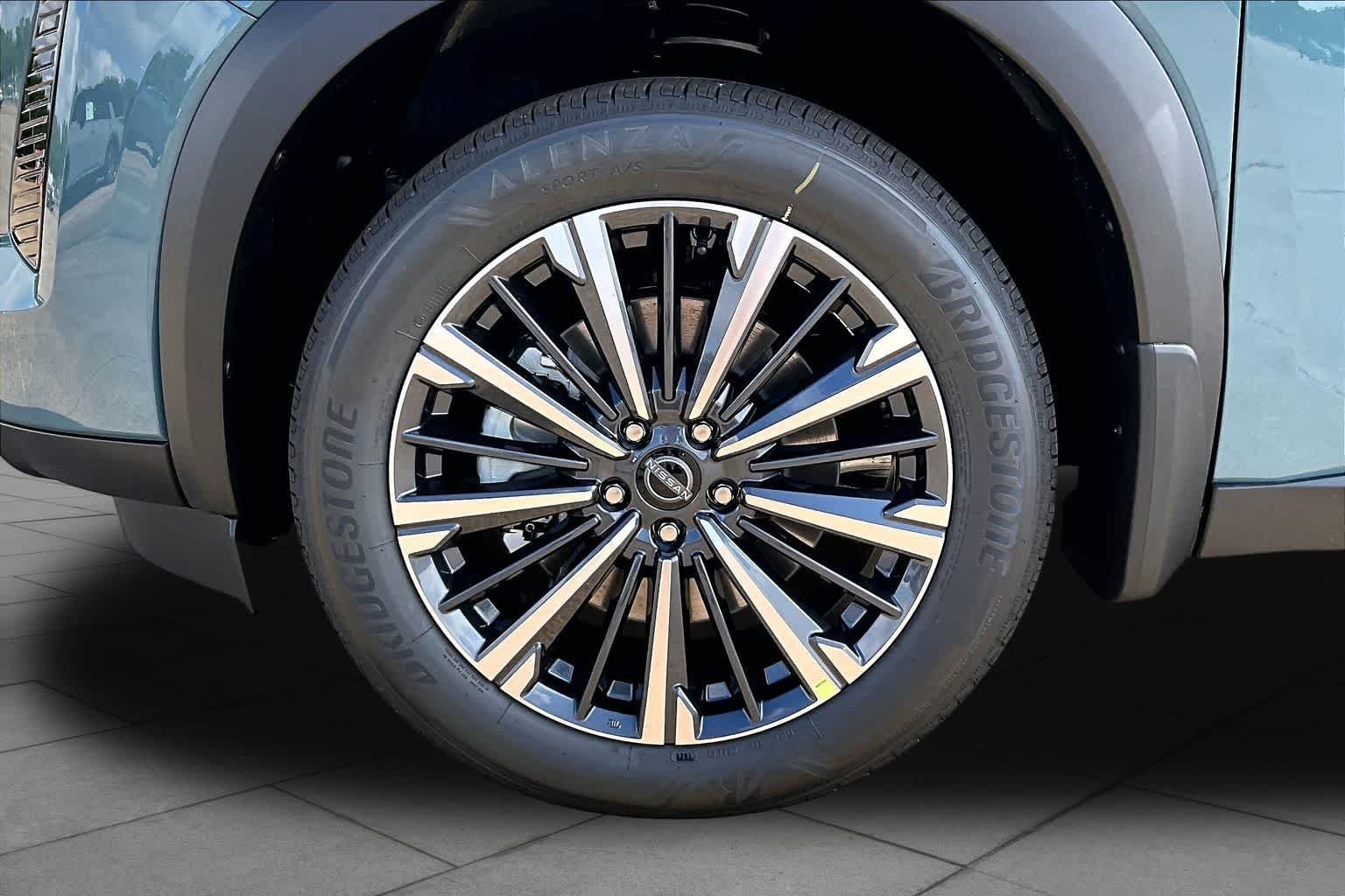 New 2026 Baltic Teal Pearl Nissan Platinum image 9