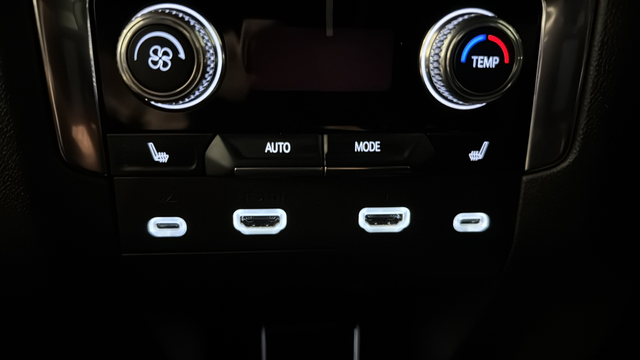 Used 2024 Onyx Black GMC Denali image 35