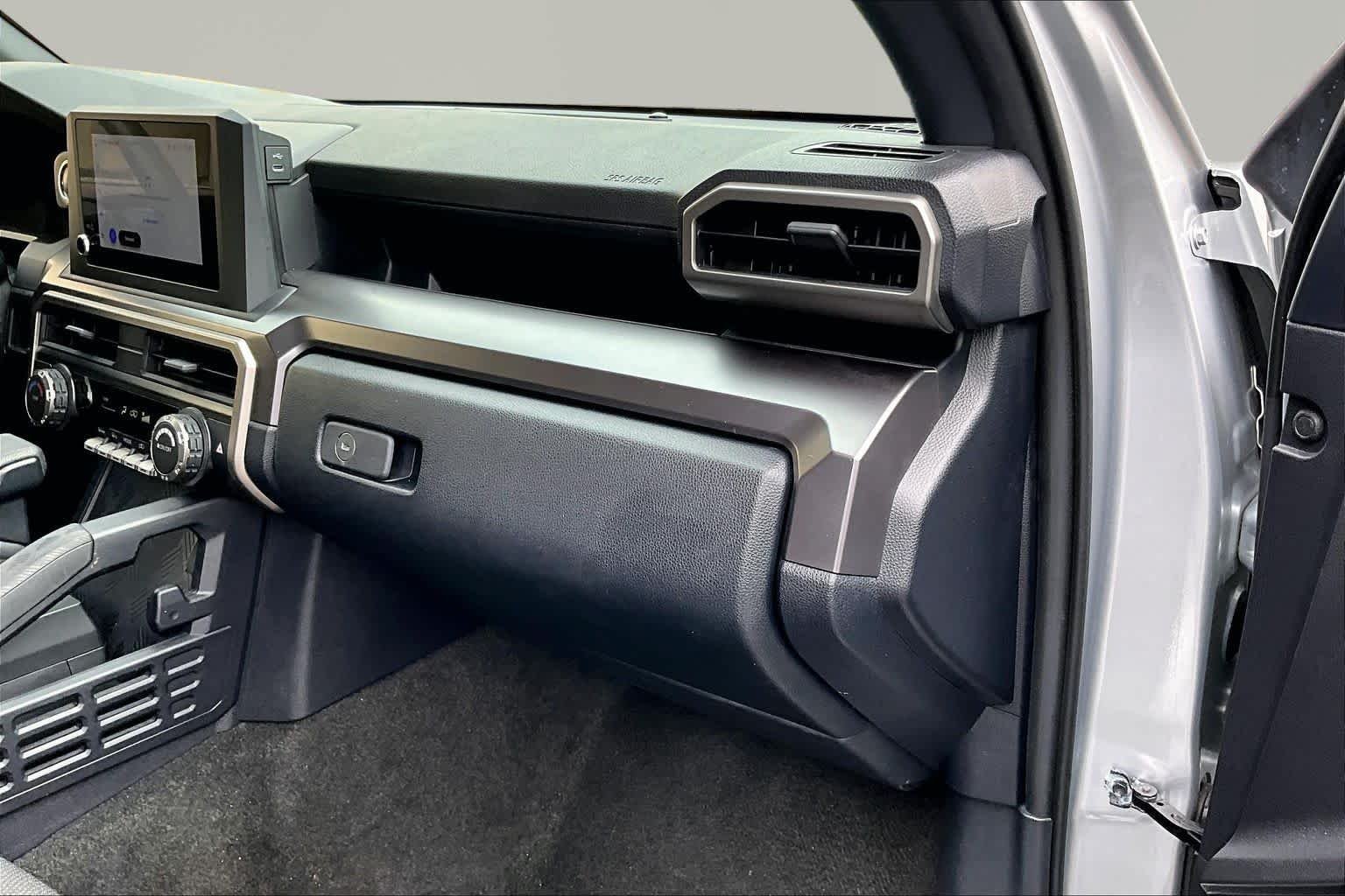 Used 2025 Cutting Edge Toyota SR5 image 19