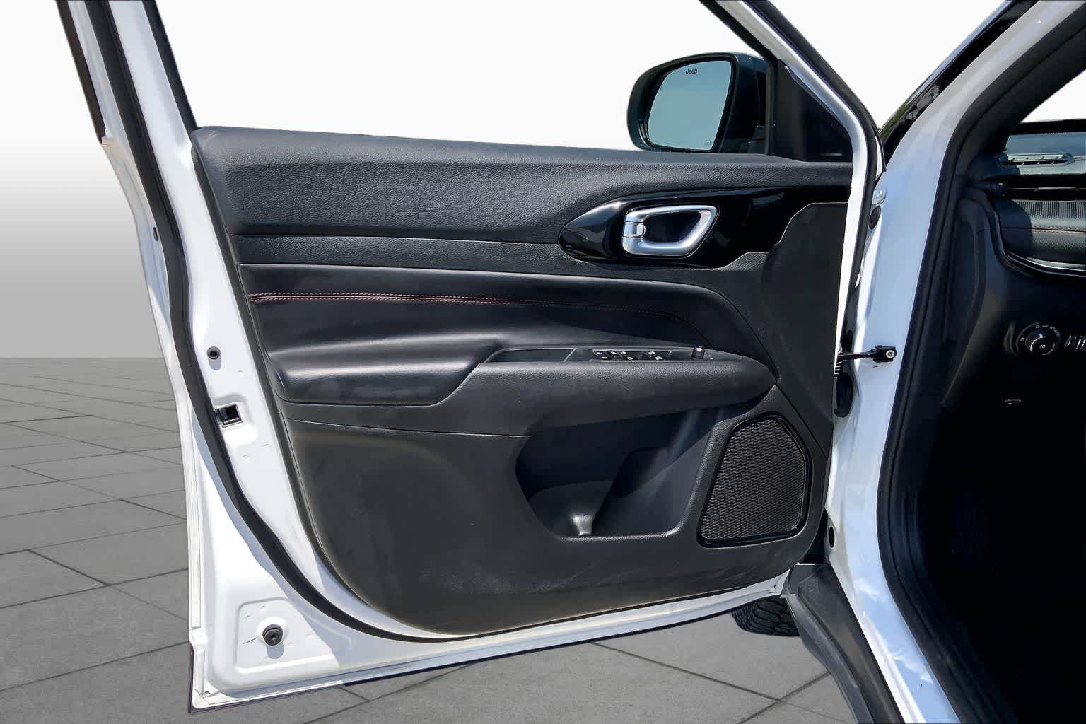 Used 2026 Bright White Clearcoat Jeep Trailhawk image 21